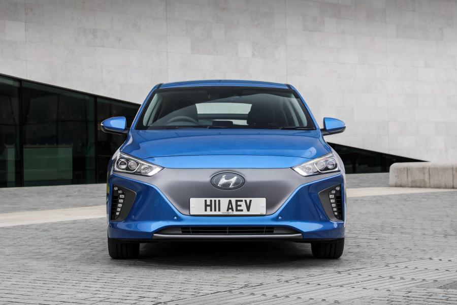  Hyundai IONIQ electric 2016 года  (UK) (фото 18 из 29)